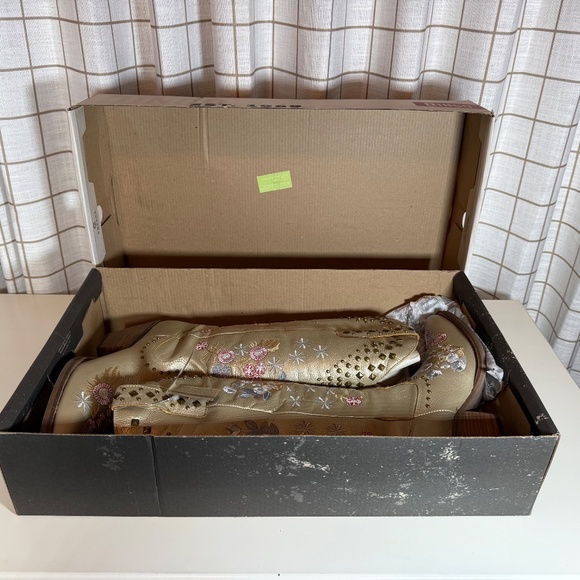 Dingo Poppy Floral embroidered Metallic Studded Snip Toe Cowboy Boots DI 732 - Picture 6 of 8